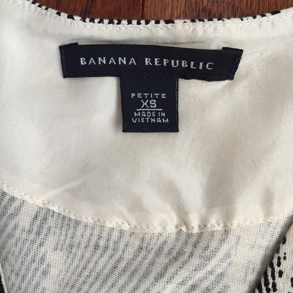 Banana Republic Off-white & Black Wrap Dress - Picture 3 of 4